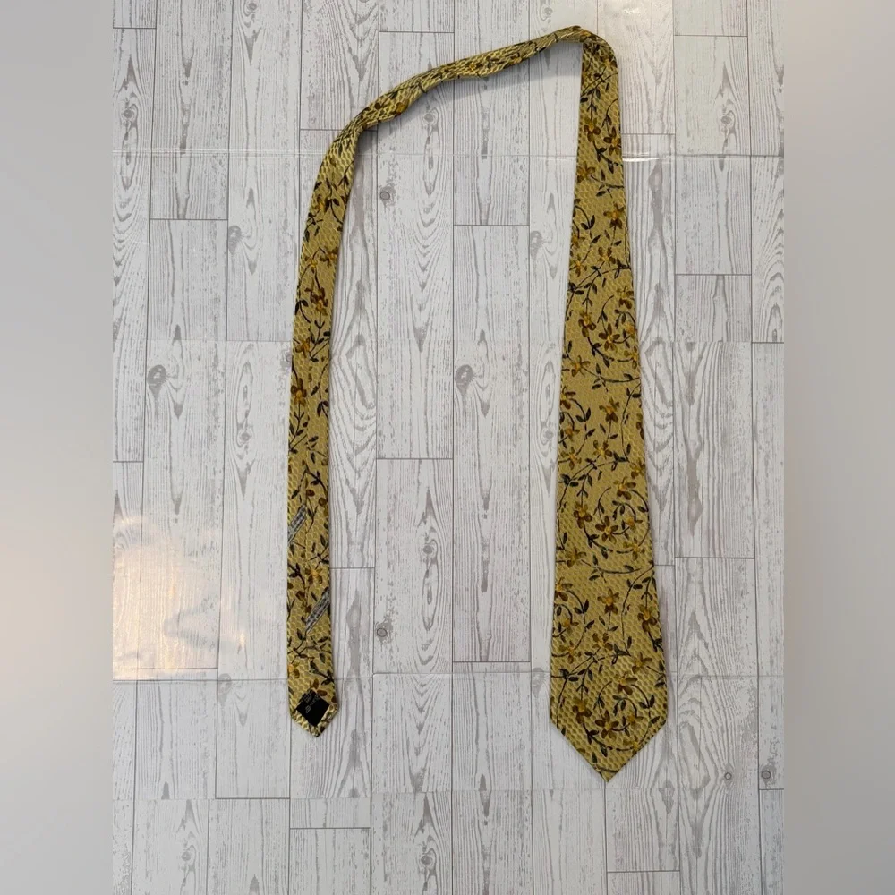Ermenegildo Zegna vine 100% yellow