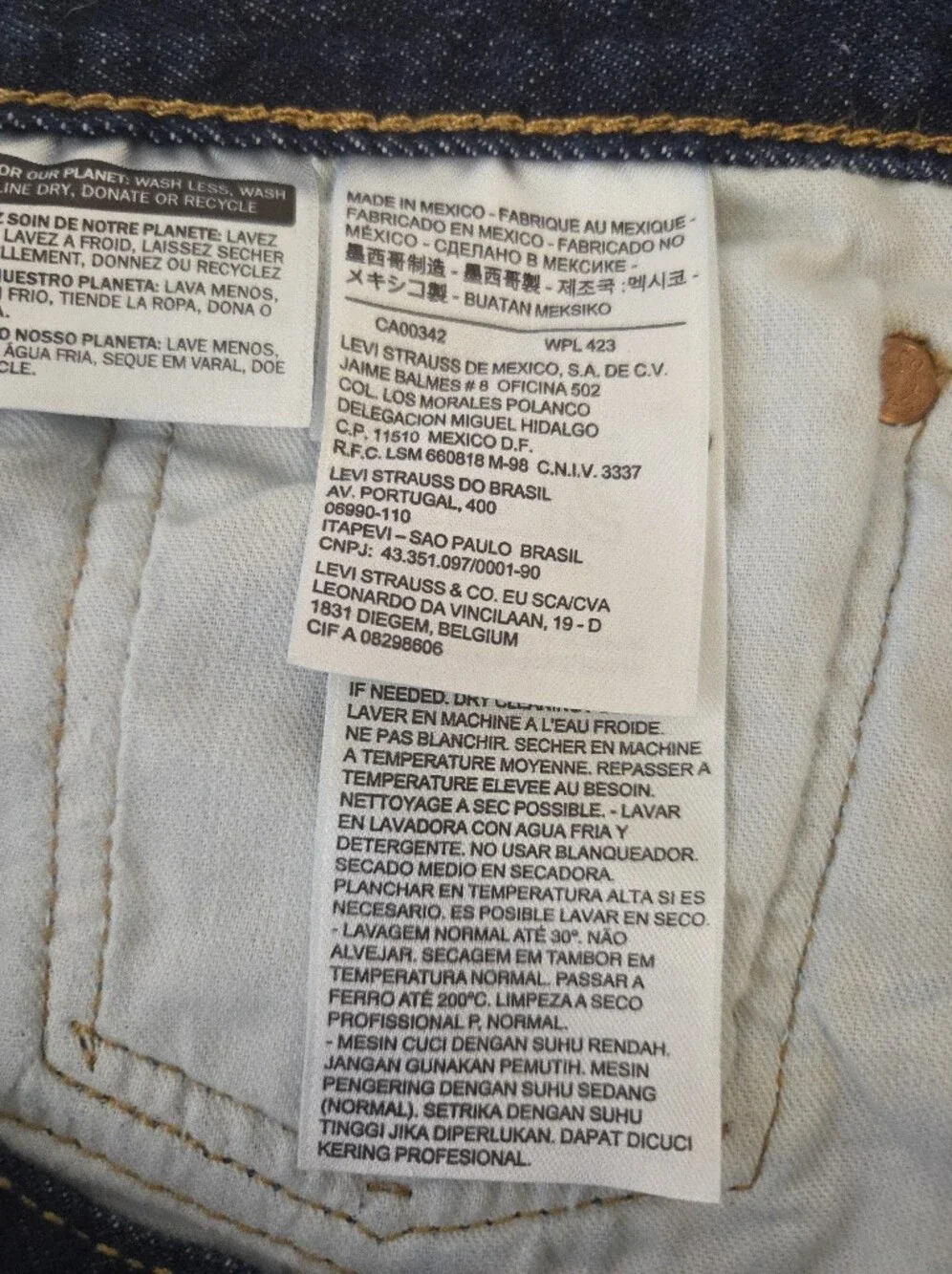 Levis men width leg