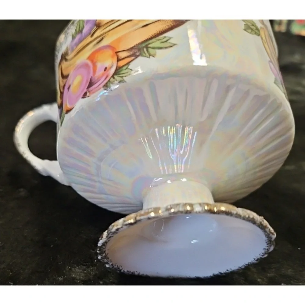 Unmarked this lusterware
