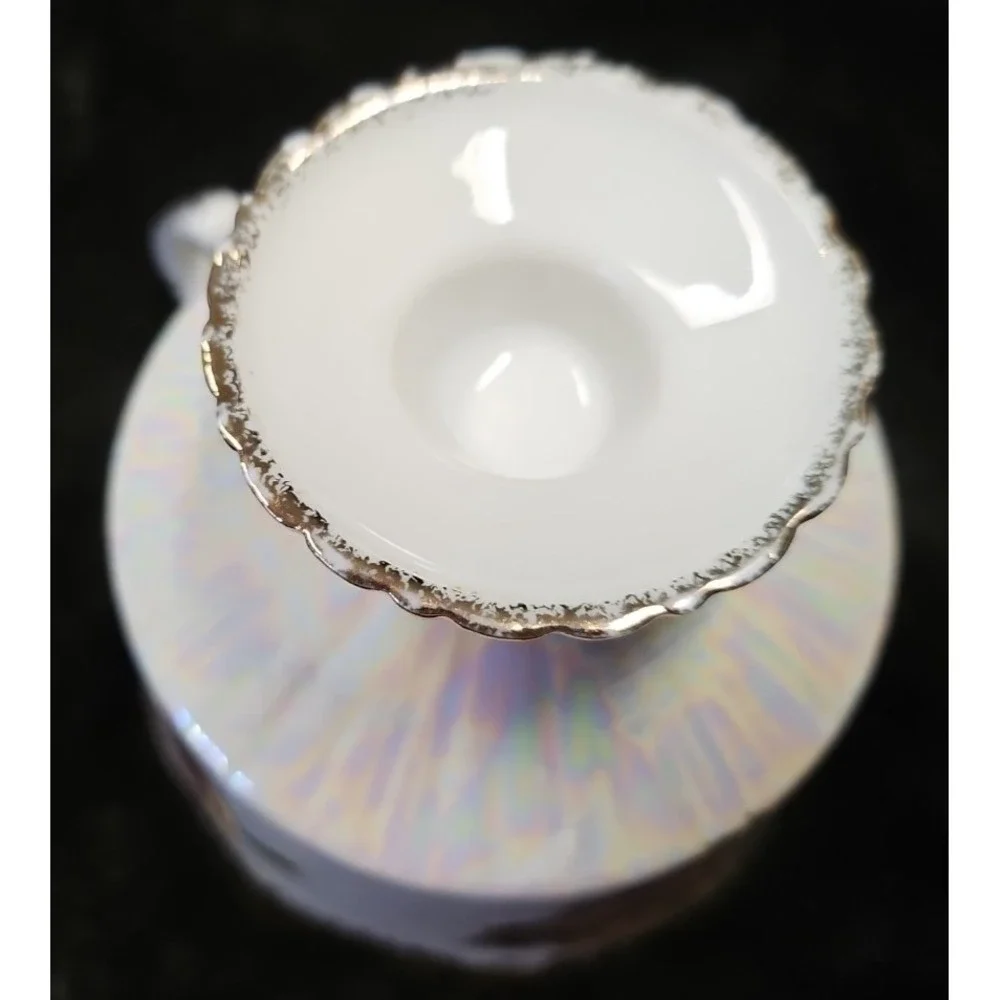 Unmarked this lusterware