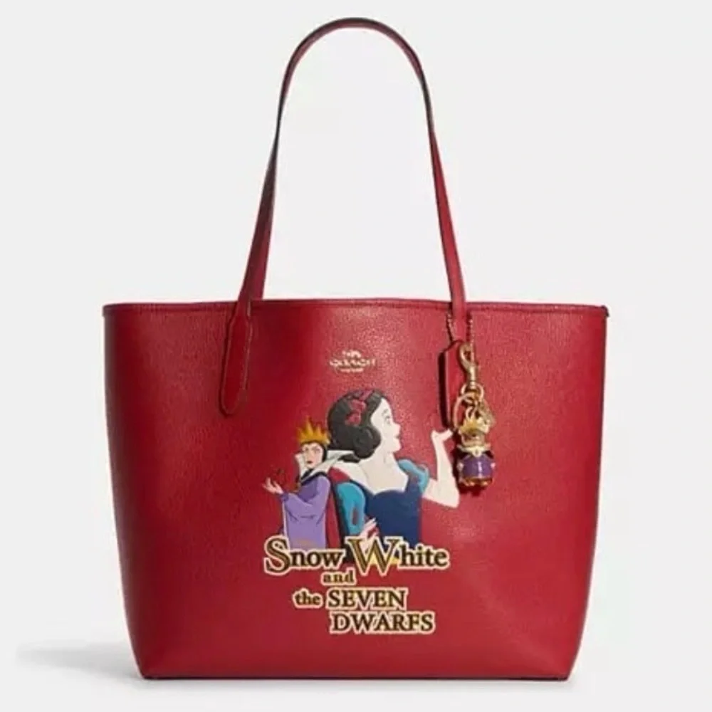 Coach disney 3d