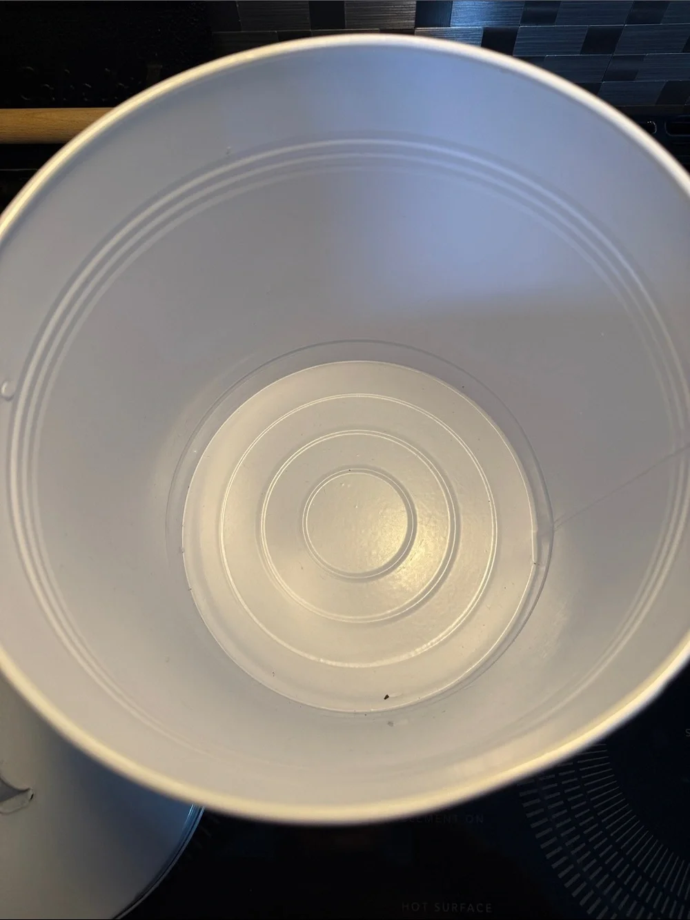 N/A white enamel