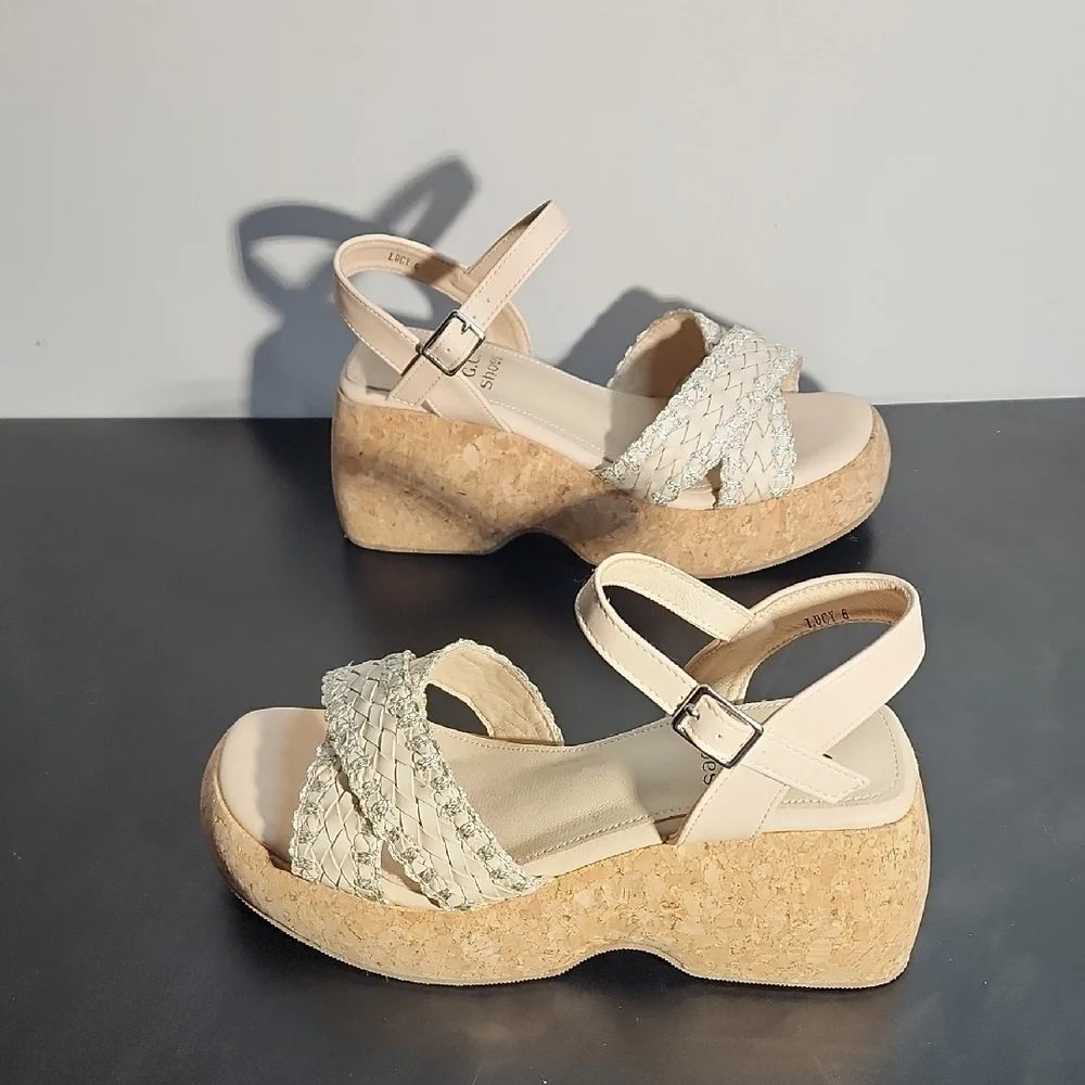 G..C SHOES these cream