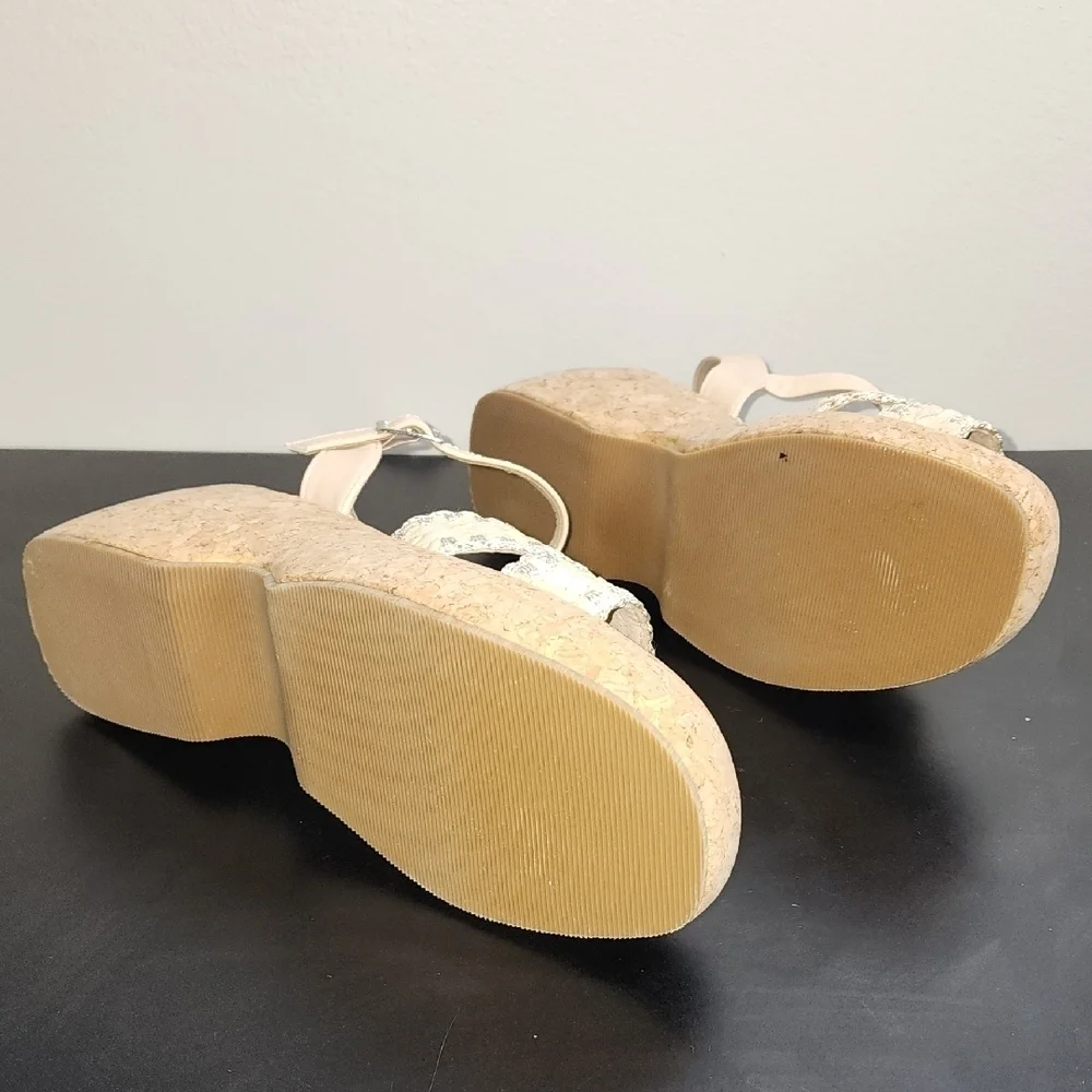 G..C SHOES these cream