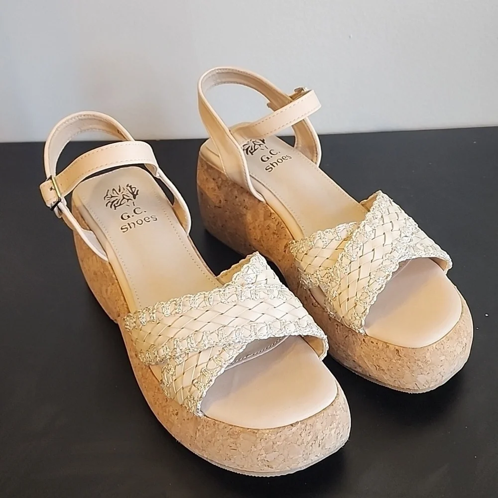 G..C SHOES these cream