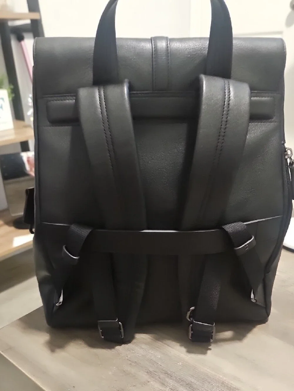 Tumi minimalist black