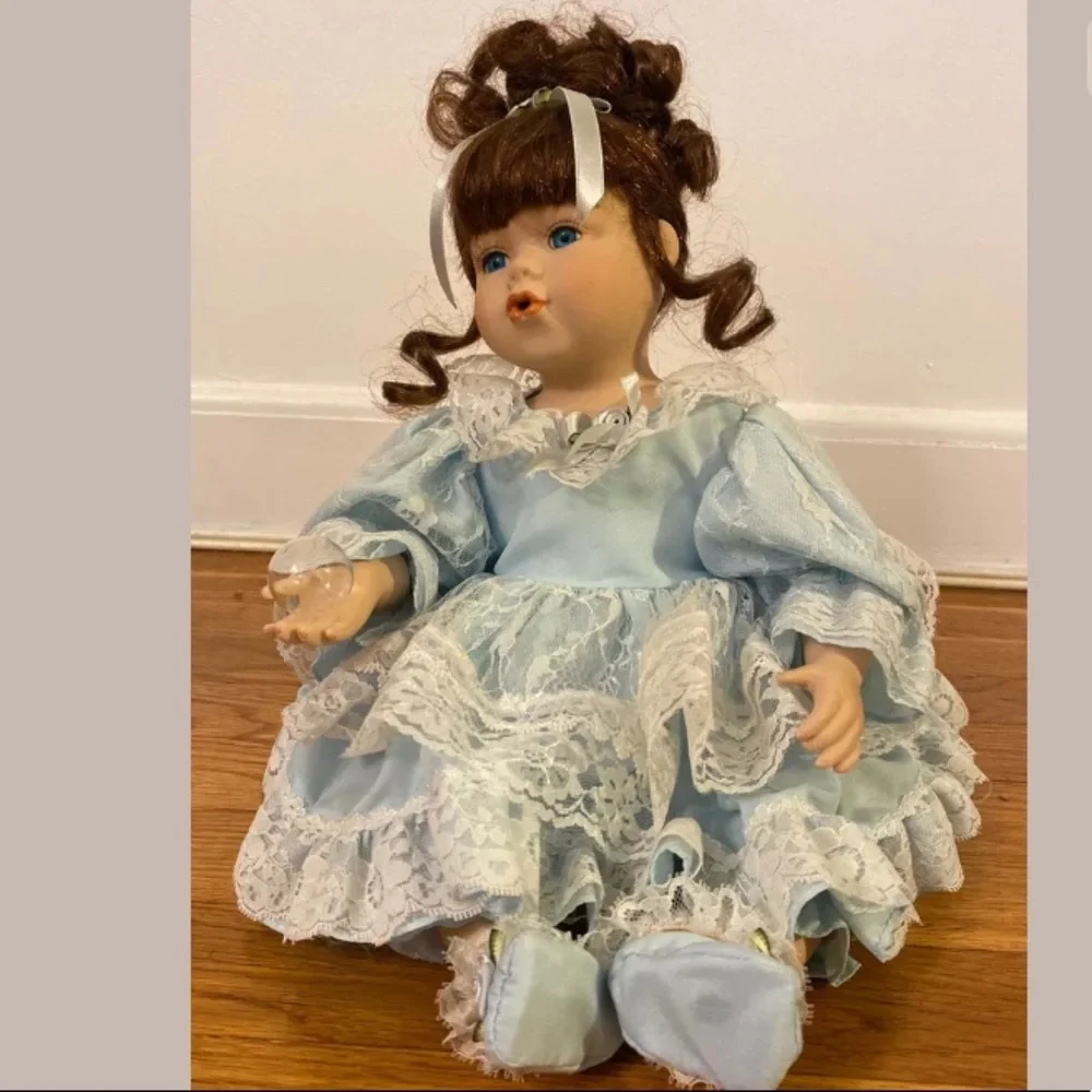 *Vintage Heritage Signature Bubble Doll Kammi blue