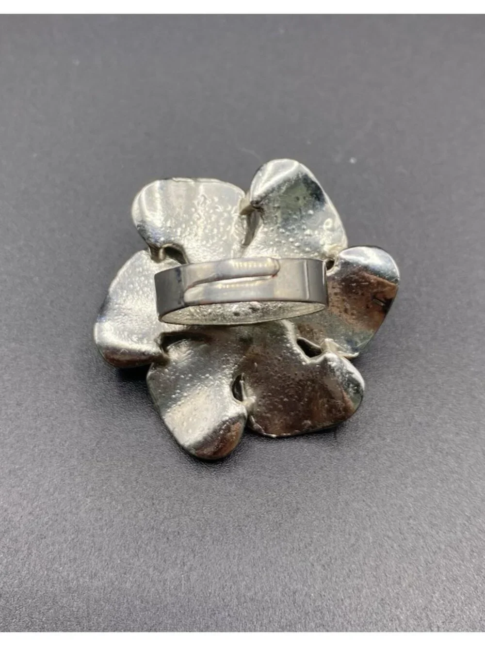 Unbranded beautiful silver