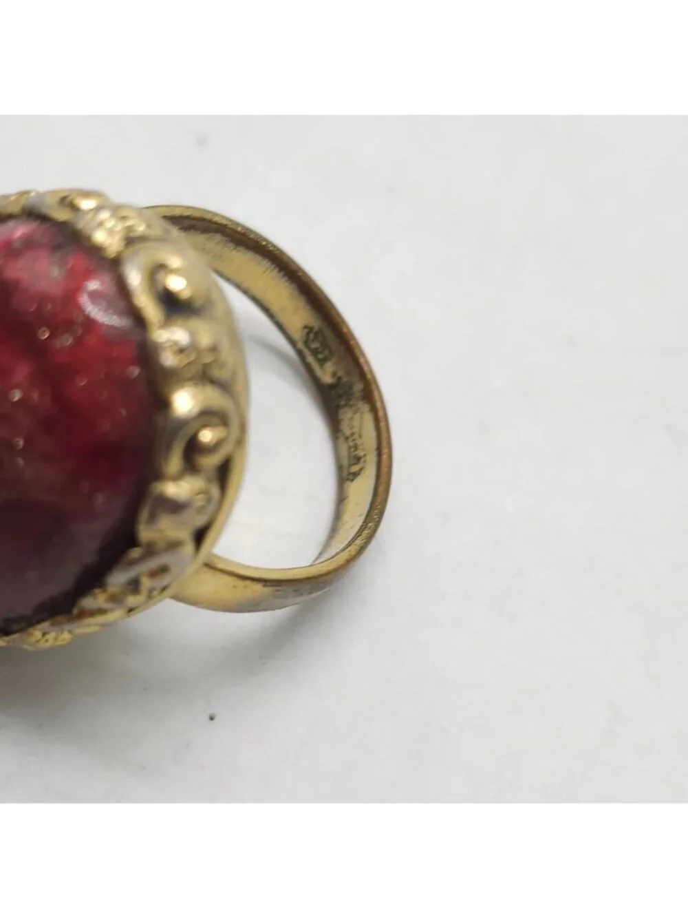 Whiting & Davis bold oval