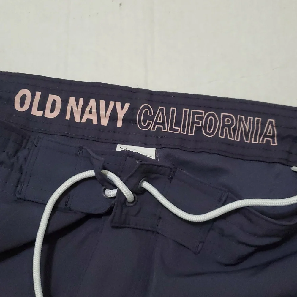 Old Navy dive into