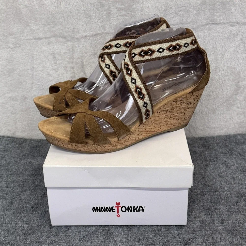 Minnetonka Wedge Sandals Womens Size 10 Brown Leather Embroidered Straps‎ Cork