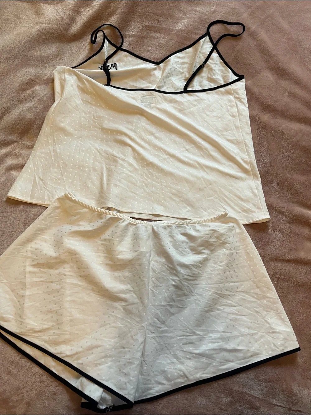 kate spade subtle size dots