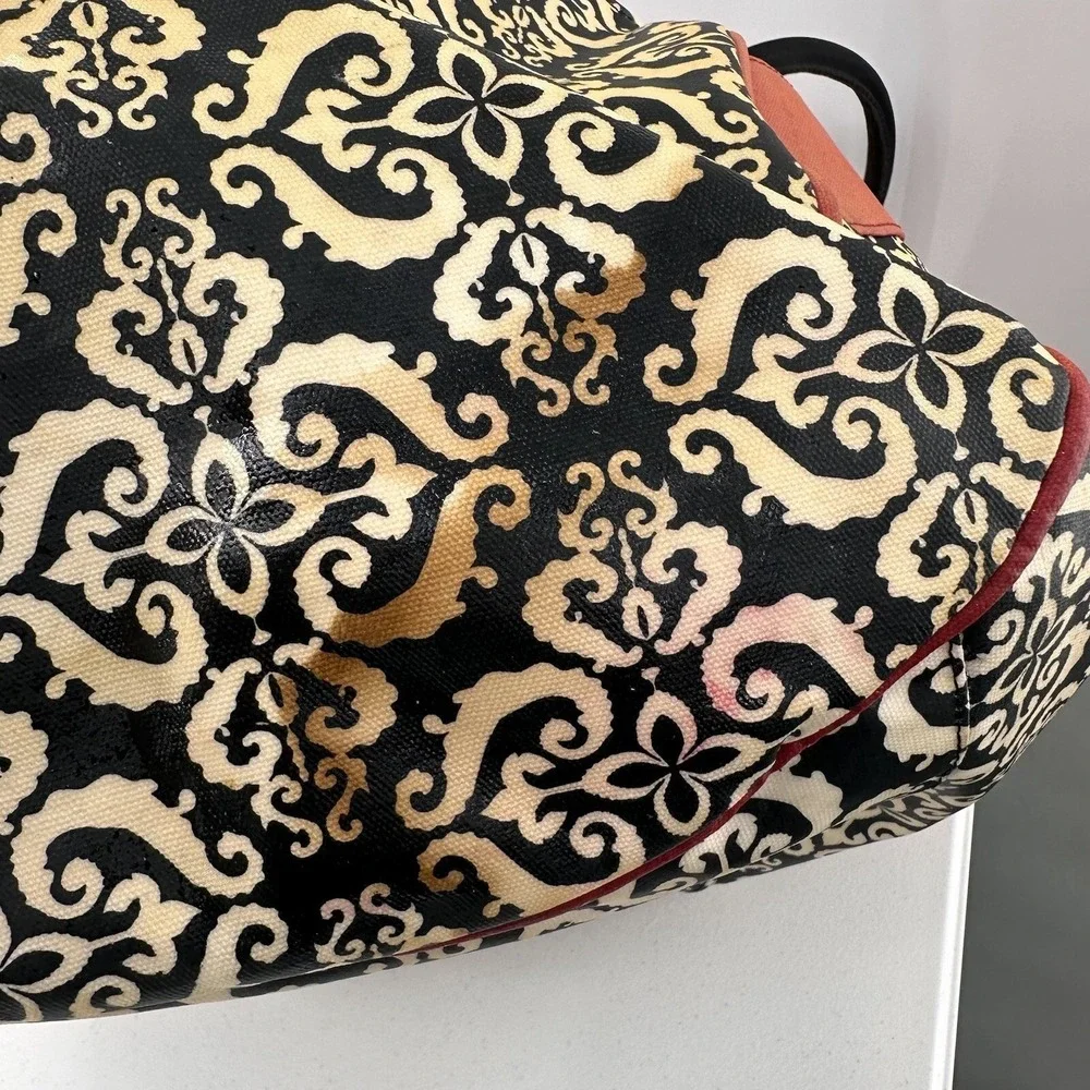 Petunia Pickle Bottom introducing versatile
