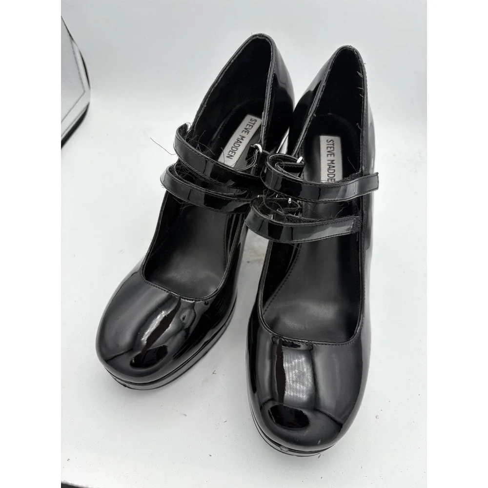 Steve Madden brand steve