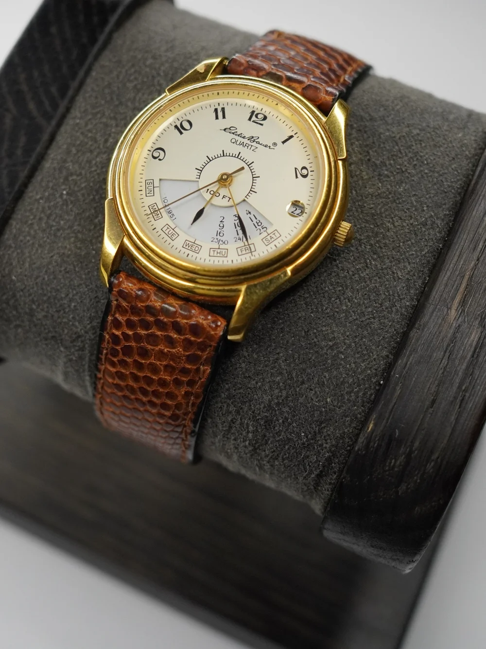 Eddie Bauer movement quartz