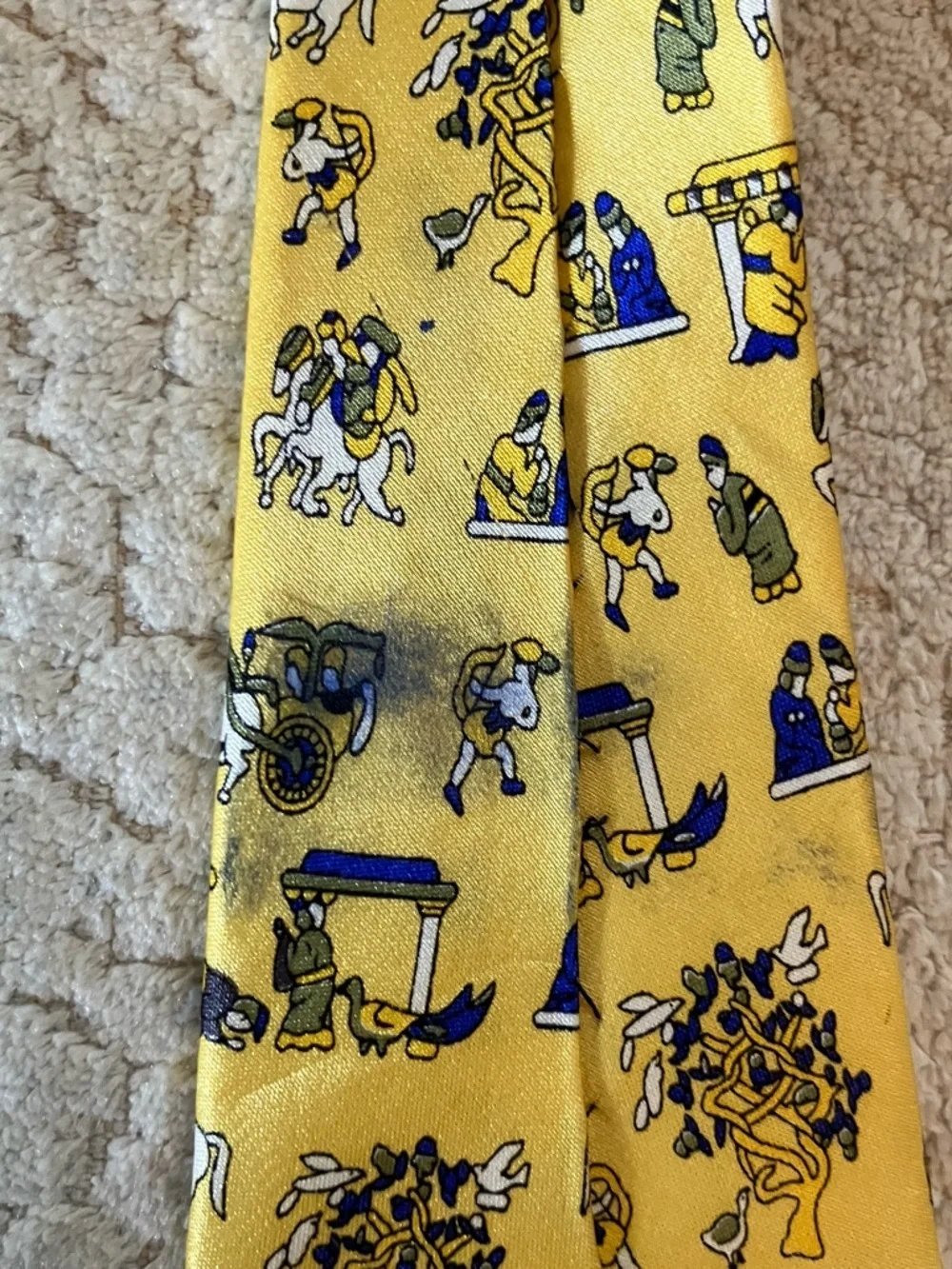 N/A men’s tie