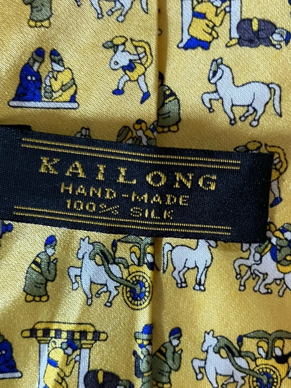 N/A men’s tie