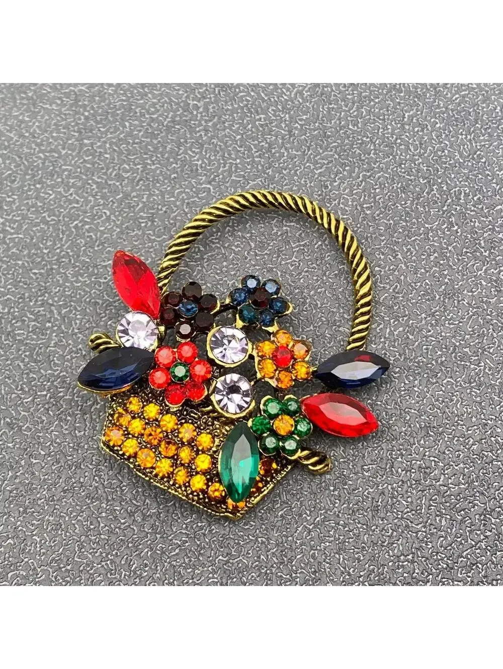 N/A this brooch