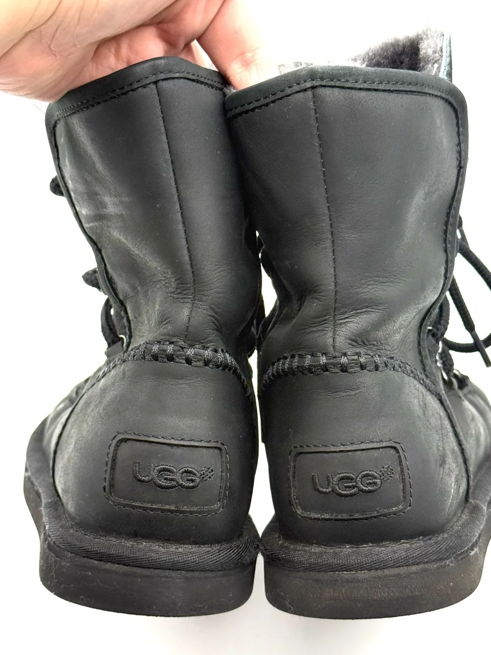 UGG black lodge