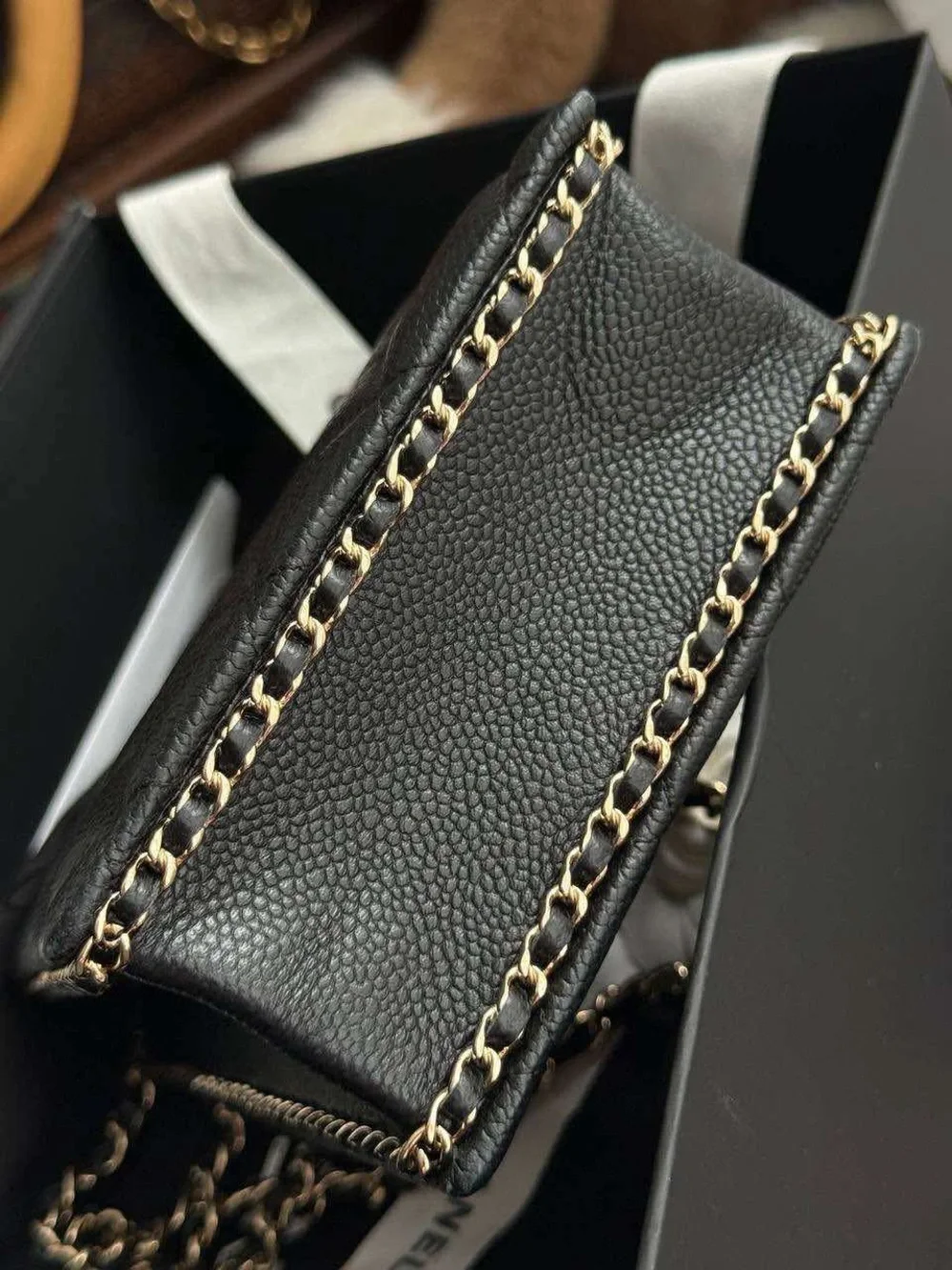CHANEL compact quilted