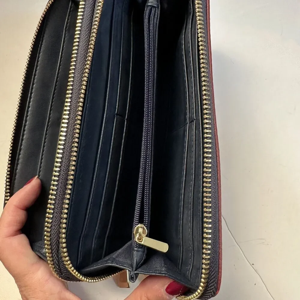 Target wristlet wallet