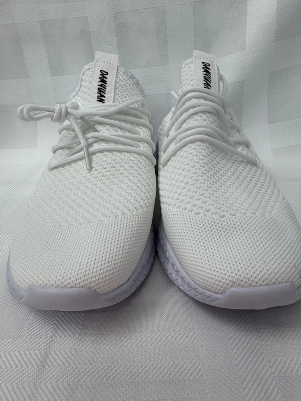 Damyaun nwob white