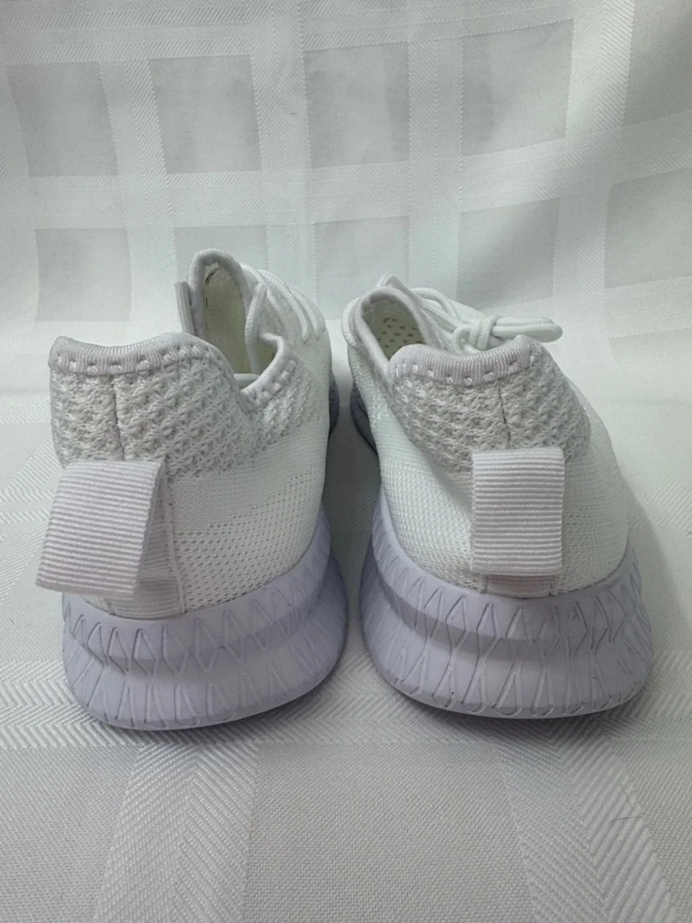 Damyaun nwob white