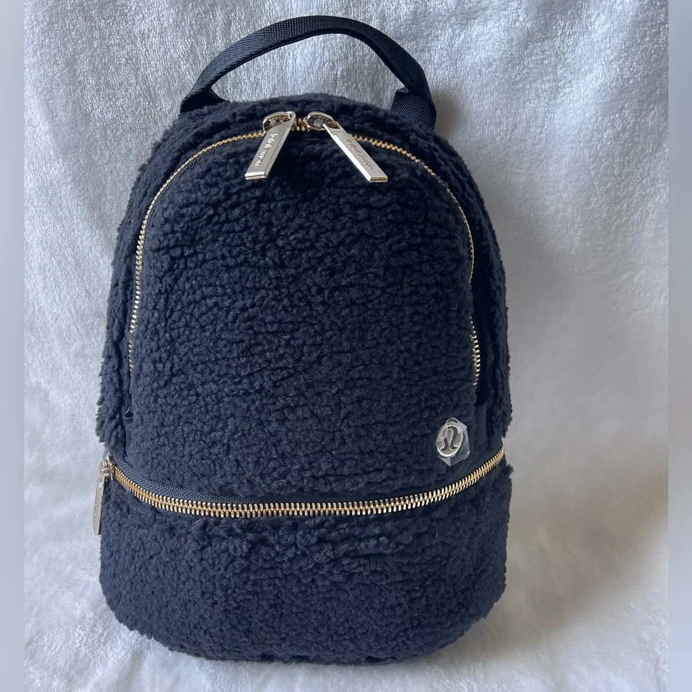 Lululemon City Adventurer Backpack Micro 3L  Fleece Black / Gold