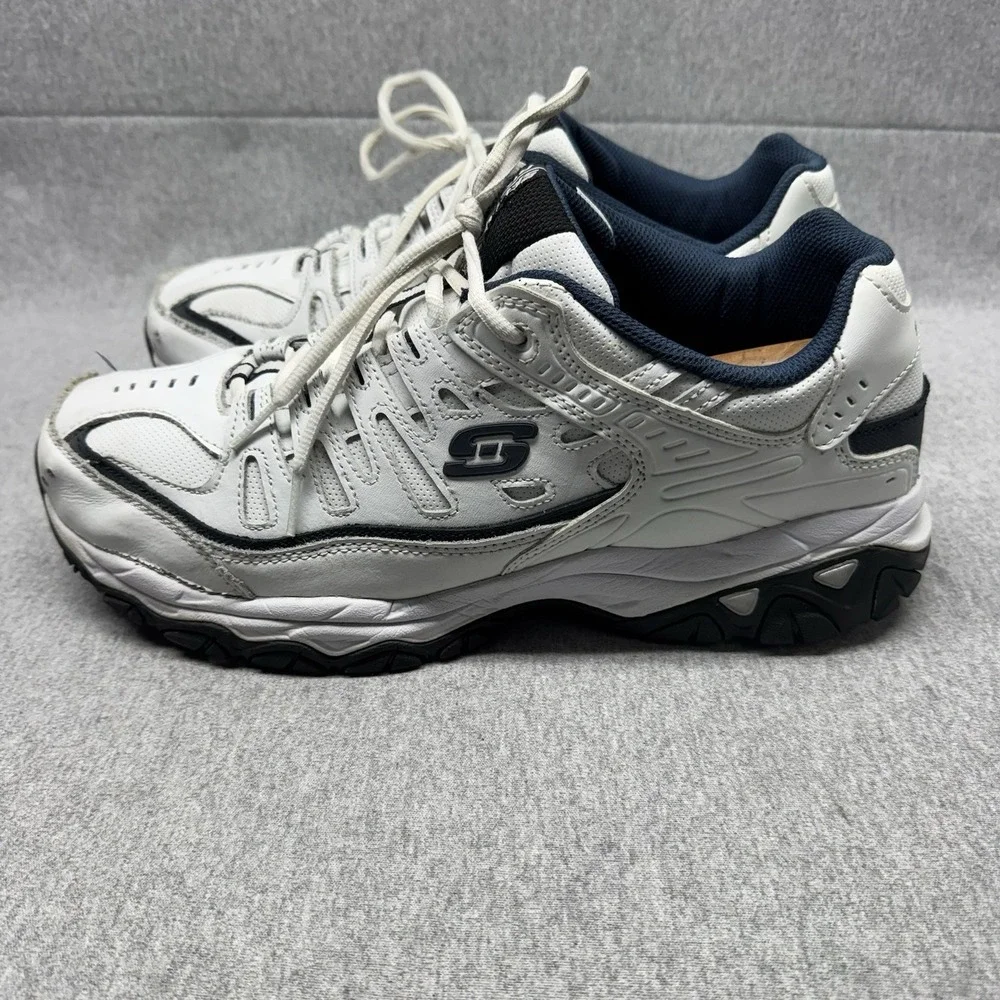Skechers please see