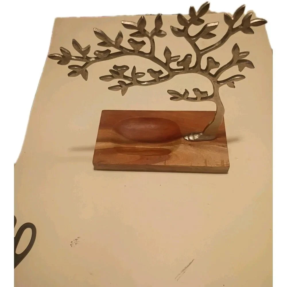 Unbranded this tree