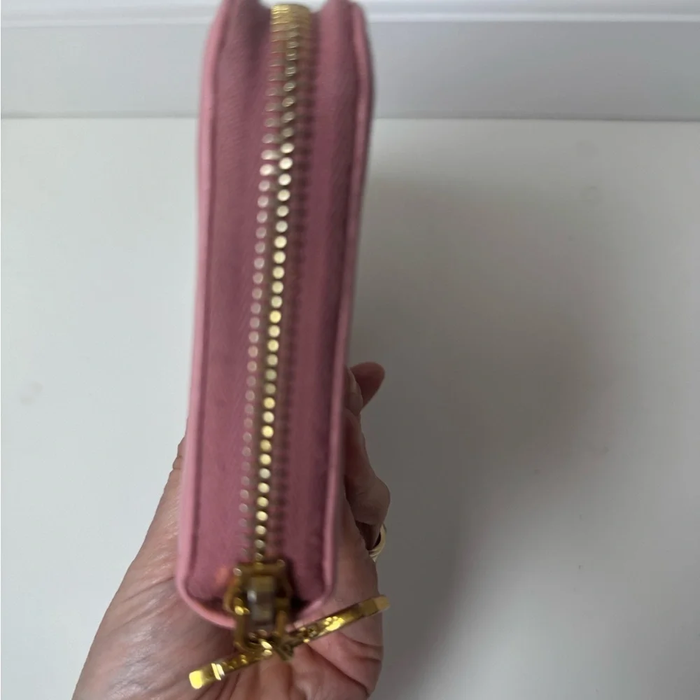 Prada pre owned
