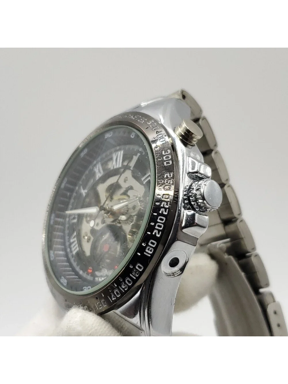 Winner pushers watch