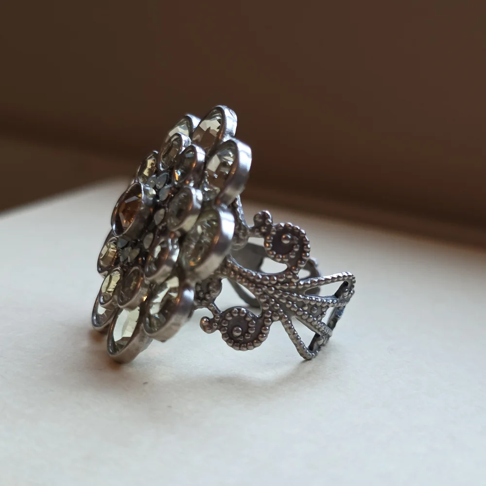 Sorrelli stunning statement