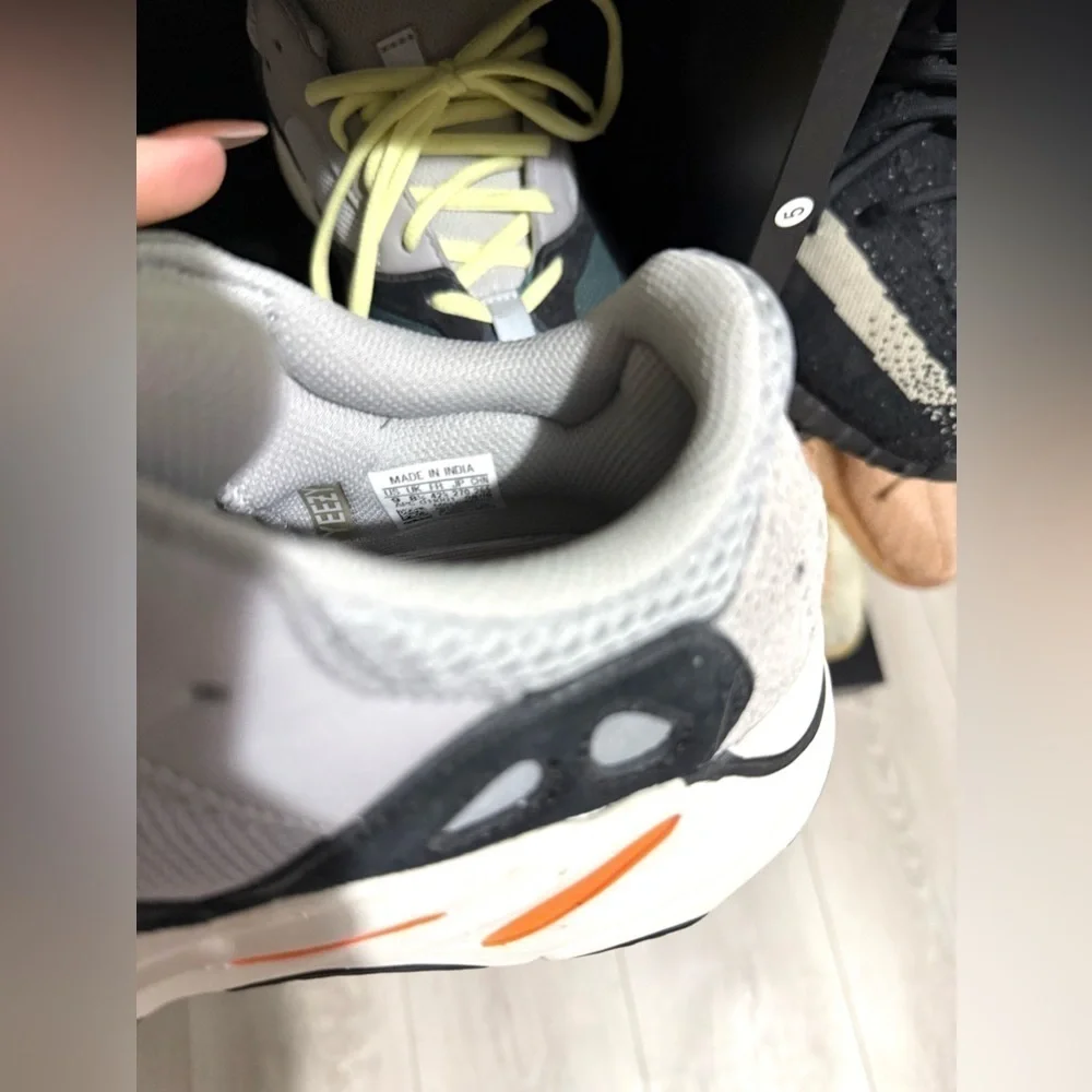 Yeezy boost 700