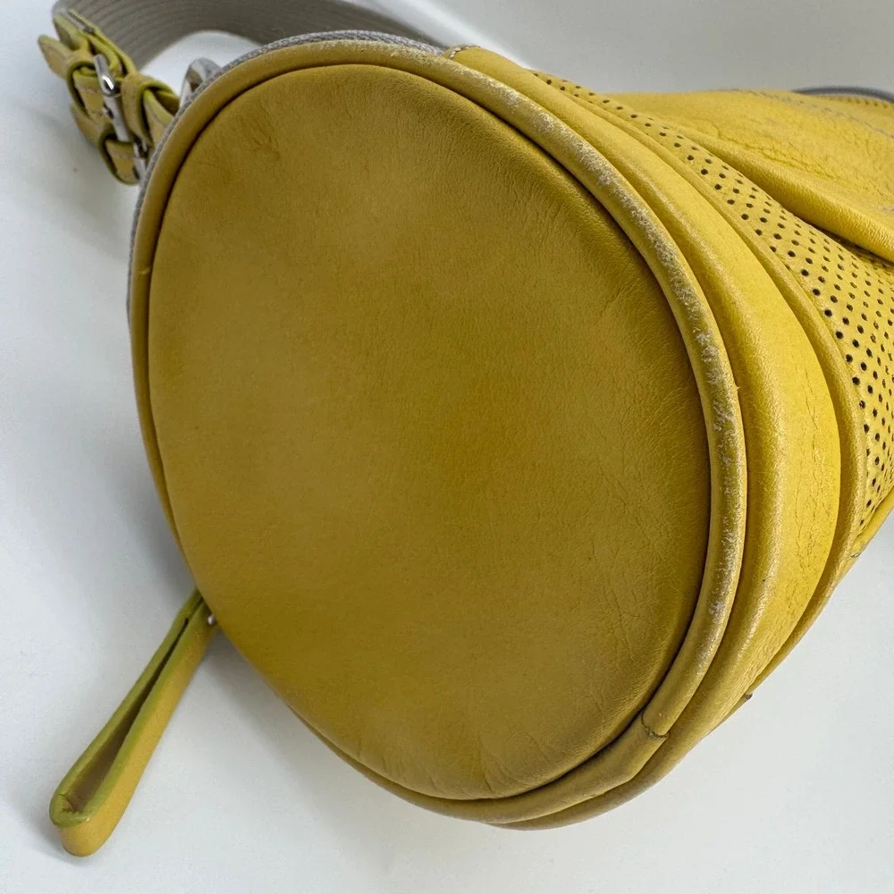 Reaction Kenneth Cole detailing tone zippers