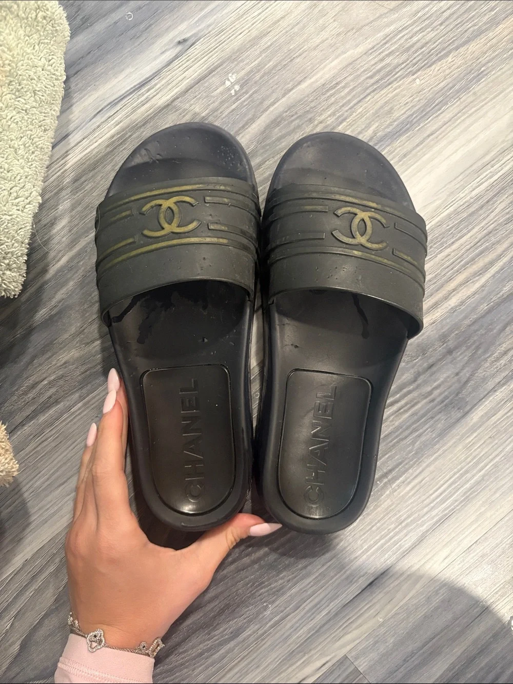 CHANEL 100% authenticchanel