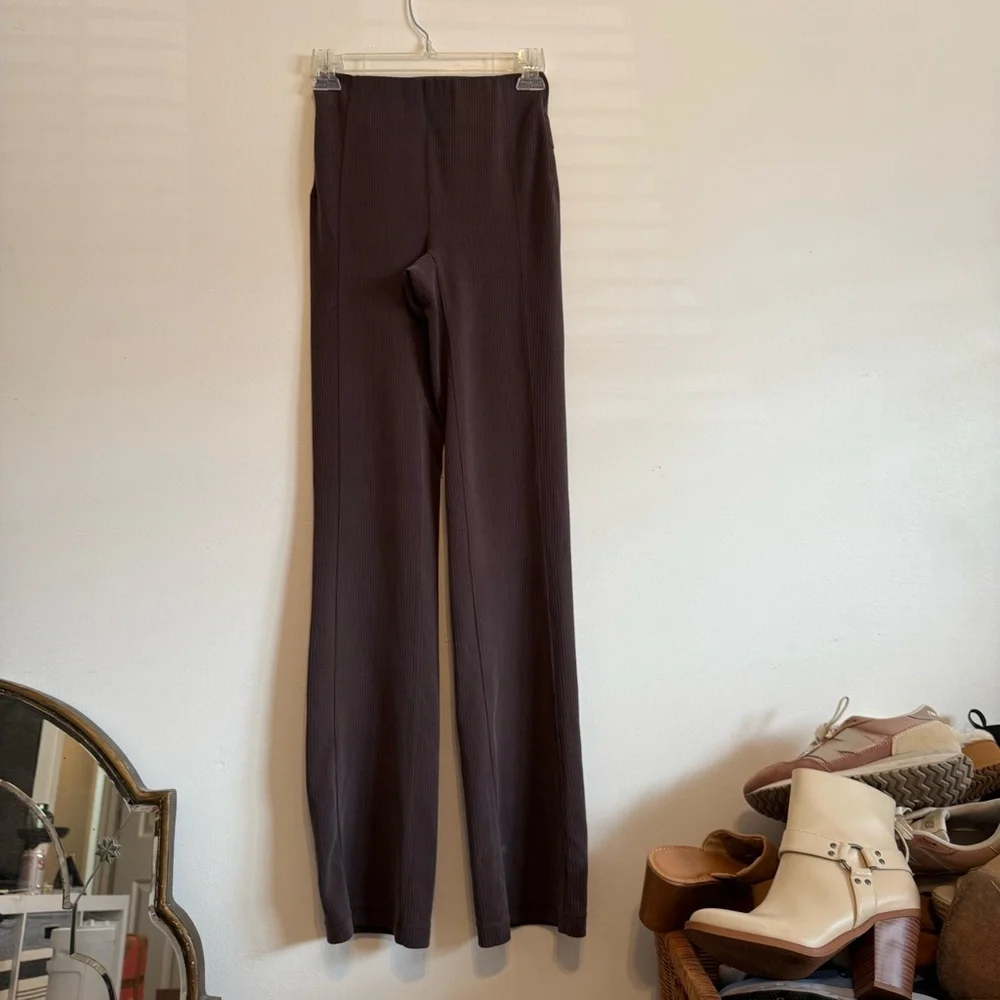 Lululemon ribbed soft stream flare espresso Brown Pants size 2