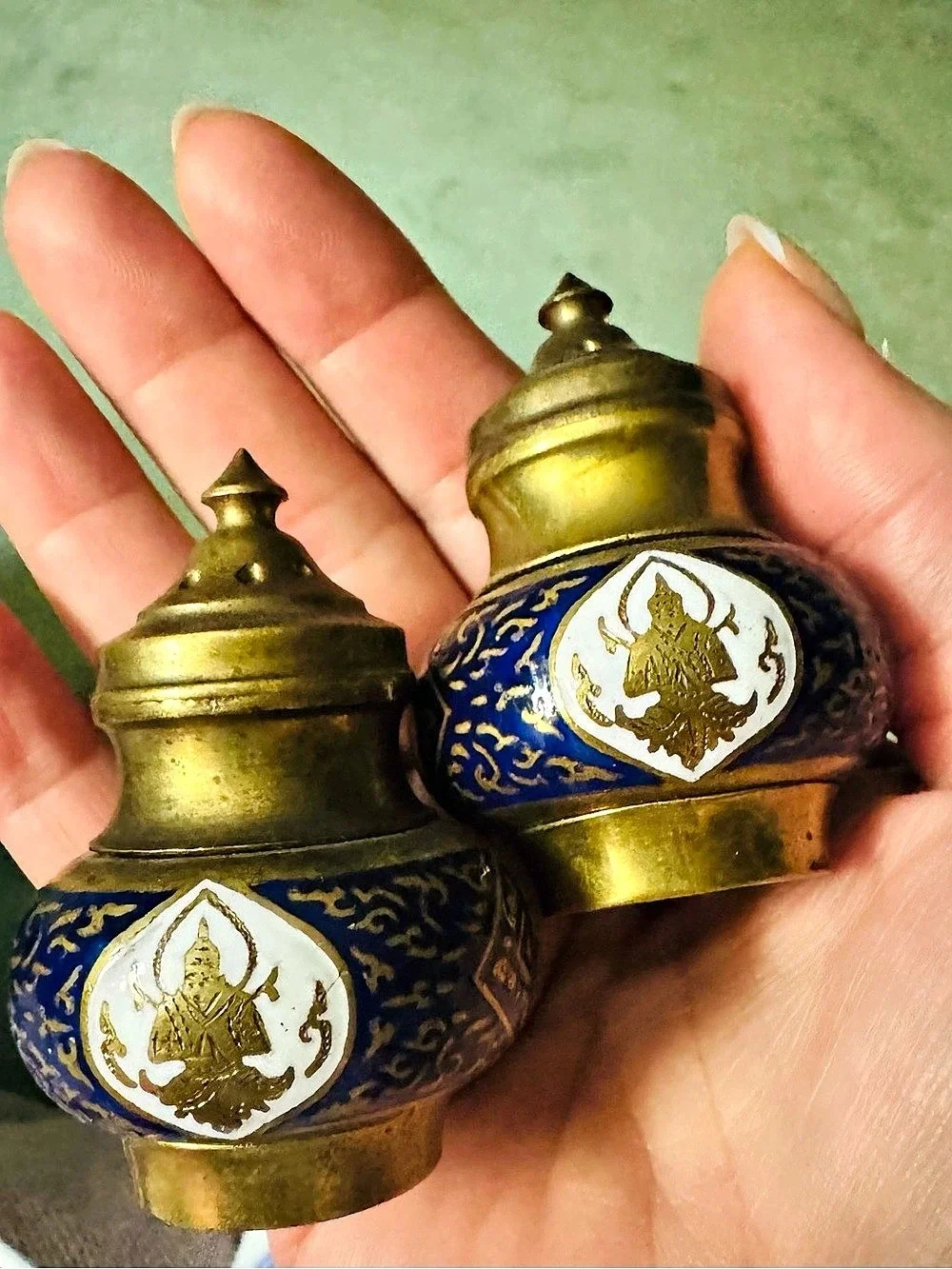 Vintage salt pepper