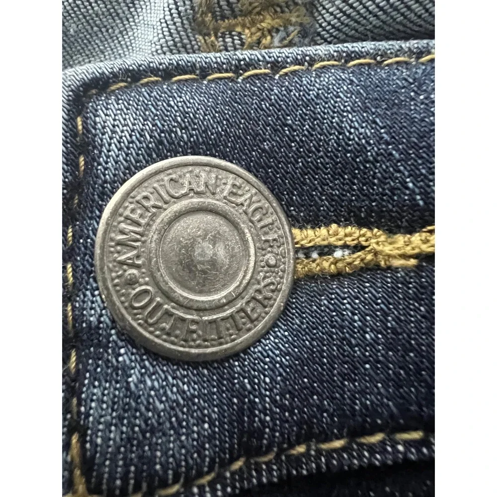 American Eagle Outfitters ships from