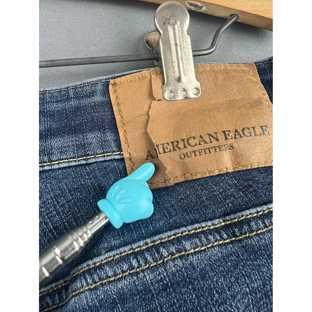 American Eagle Outfitters ships from