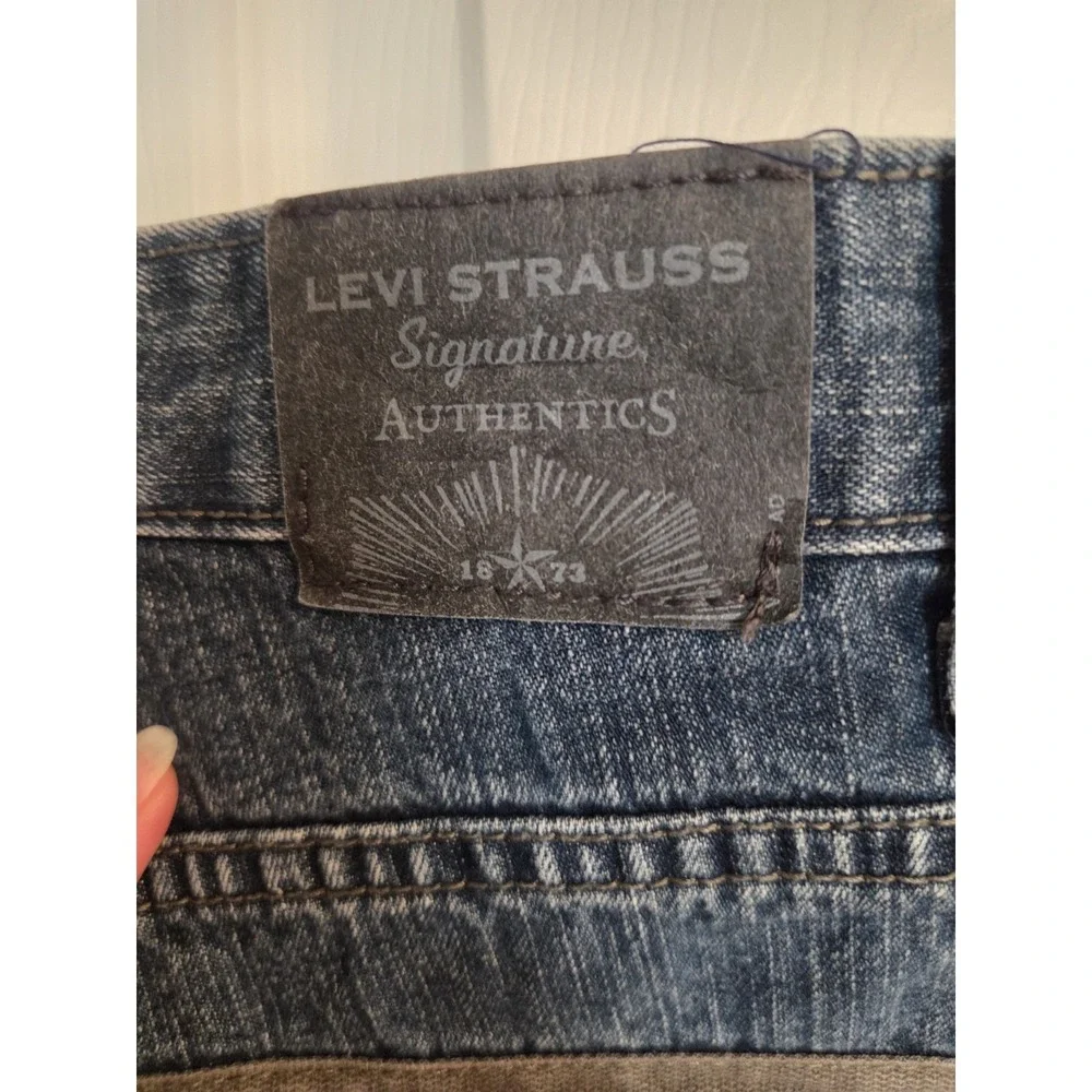 Levis these levi