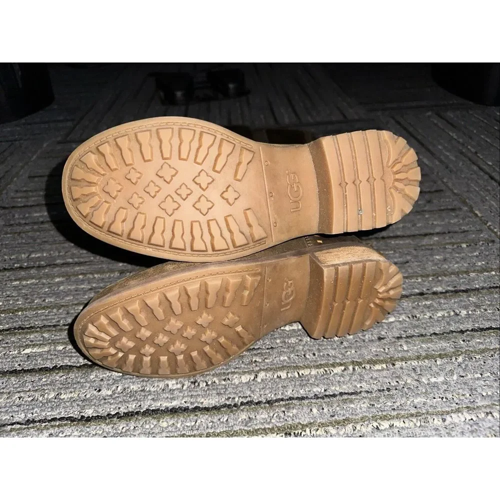 UGG step out