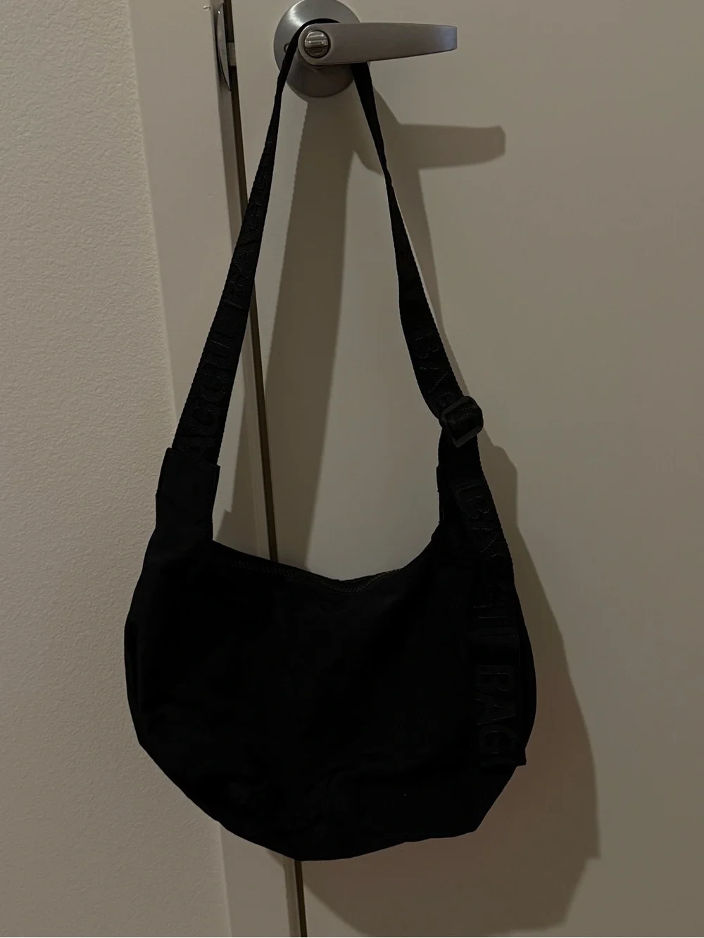 BAGGU Black Crescent Shoulder Bag with Branded Strap