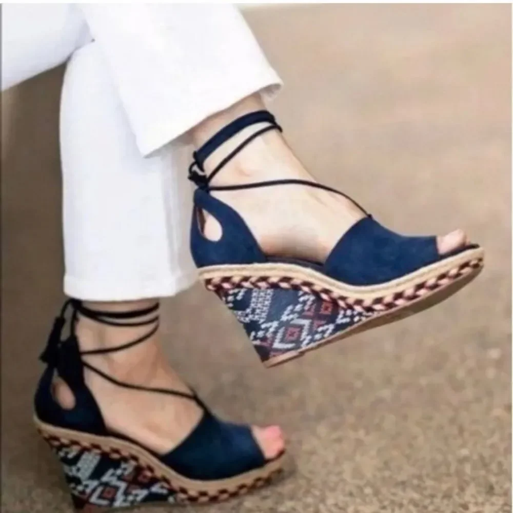 Cabi Isla NWOT wedge blue suede ankle tie up strap espadrilles sandals size 6