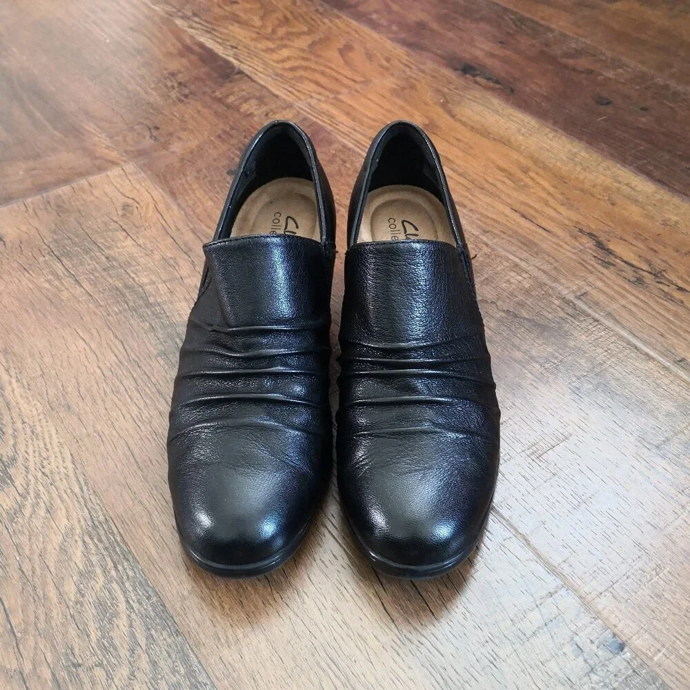 Clarks Ankle Booties Size 8 Black Leather Preppy Ruched‎ Slip On Comfort Shoes