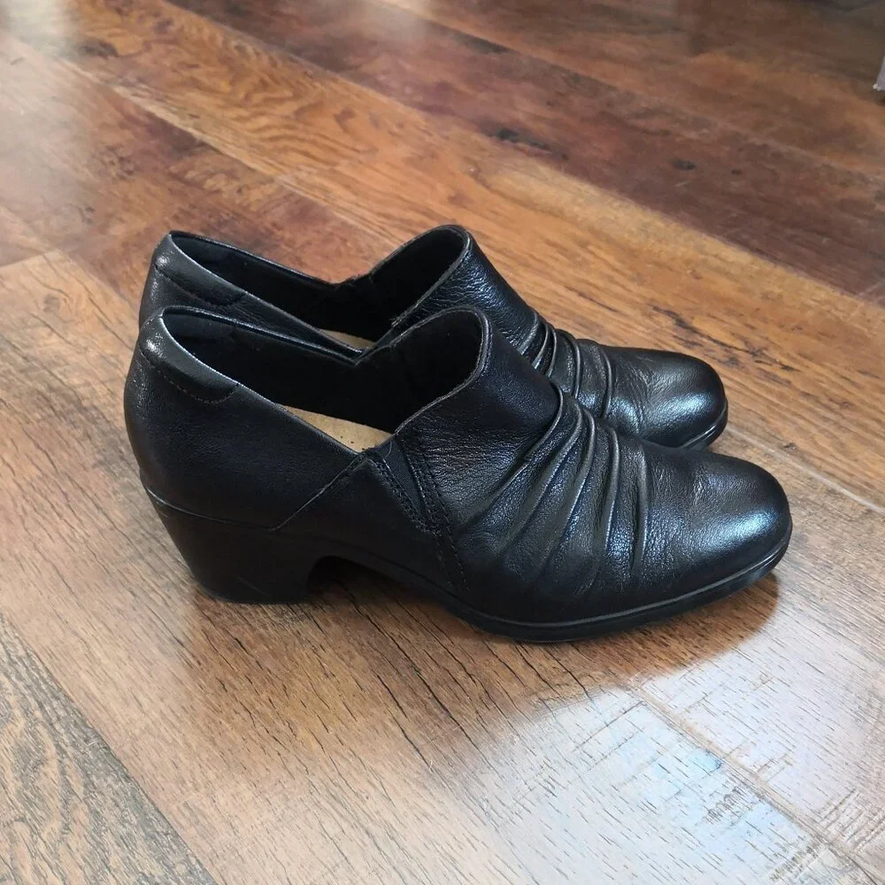 Clarks ankle booties