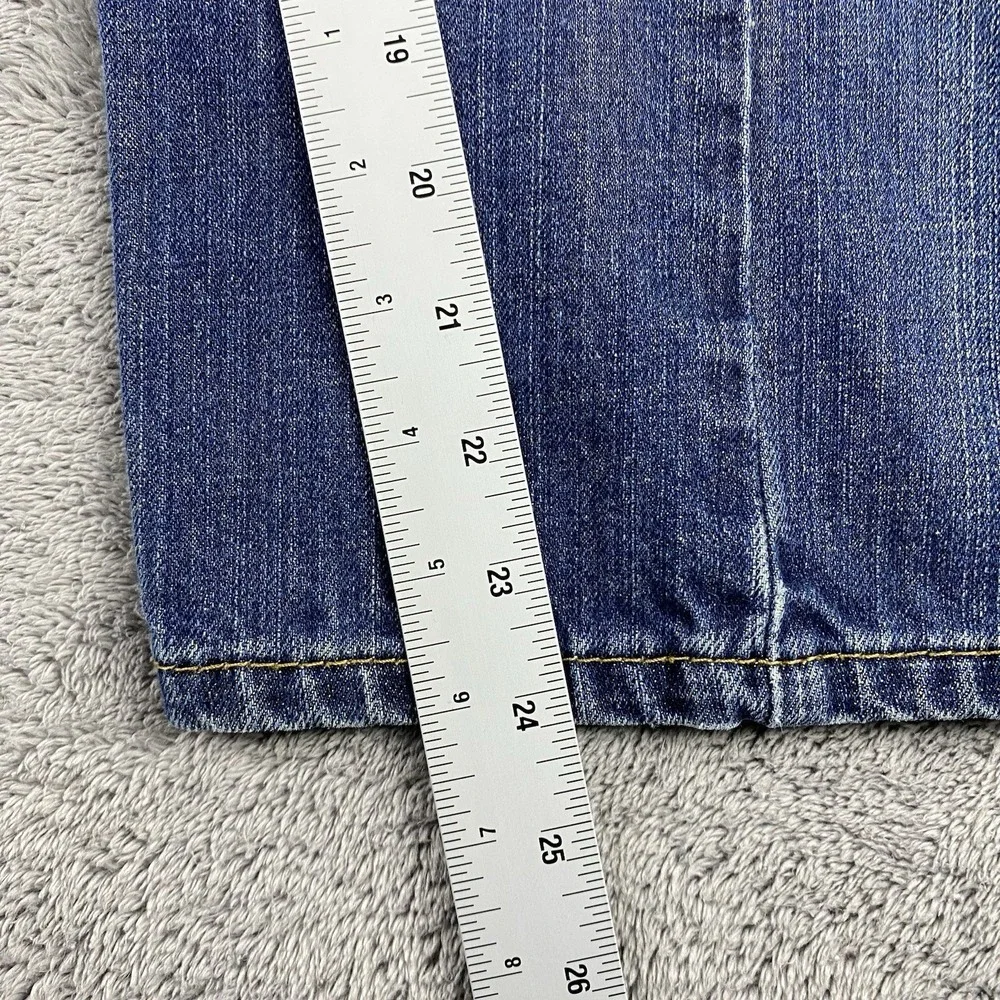 Levis back logo