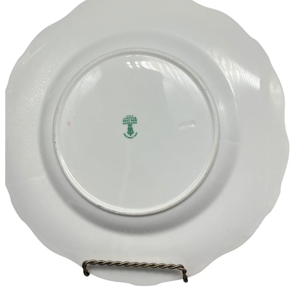 Royal Crown Derby characteristics features