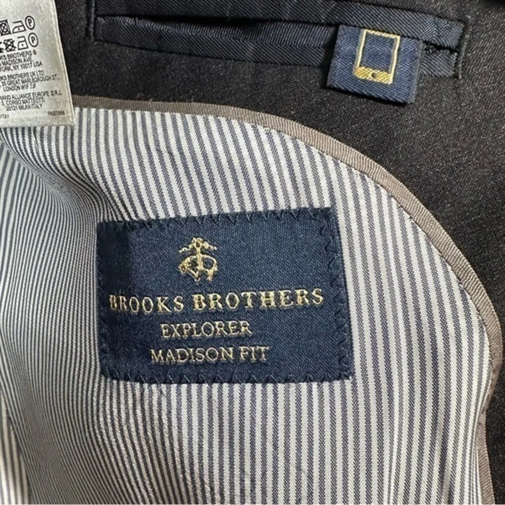 Brooks Brothers approximate measurements