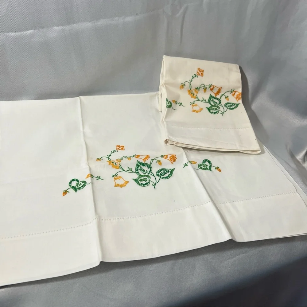 Embroidered handmade vintage‎ Floral pillowcase set Linens cottage decor